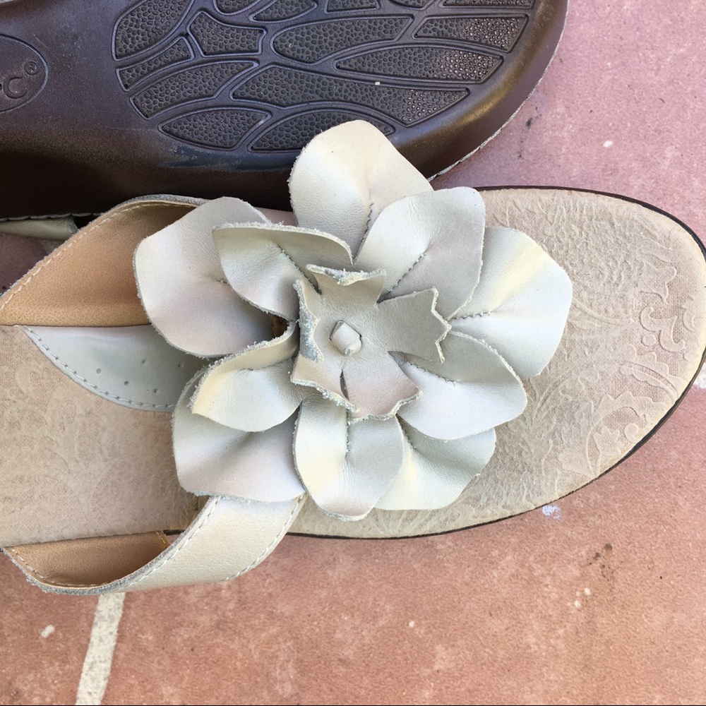 Born Concepts Beige Sandals with Leather Flower